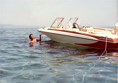 1980 Skiathos 1980-07-001 Gitti mit Motorboot_478